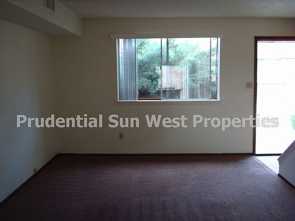 4th image of 1601 Farmington Ave APT 4