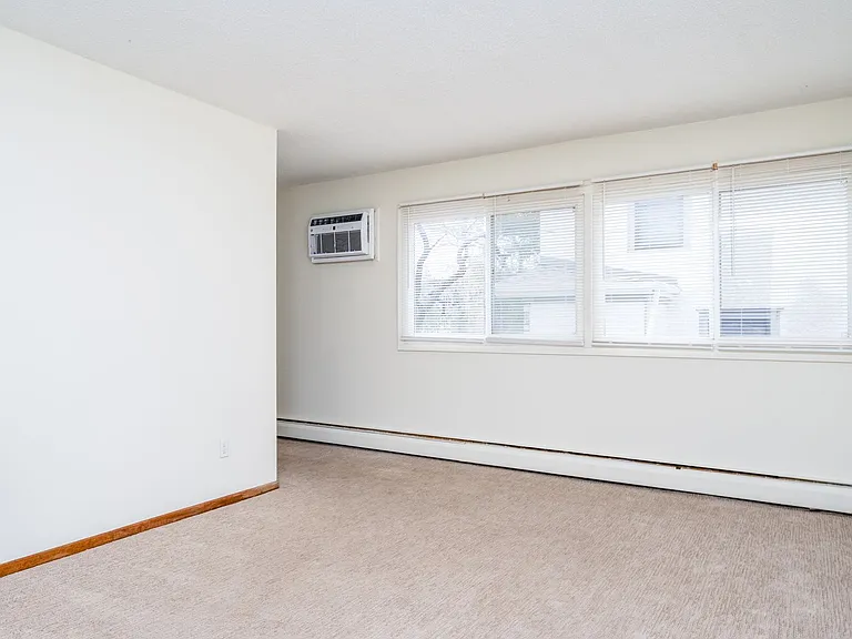 2641 Garfield Ave S — Photo 7