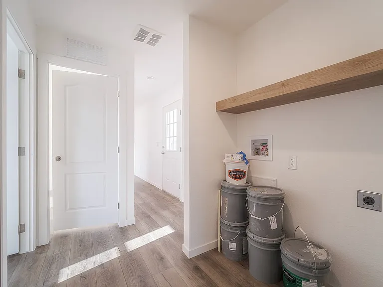 220 W 100 N #13 — Photo 7