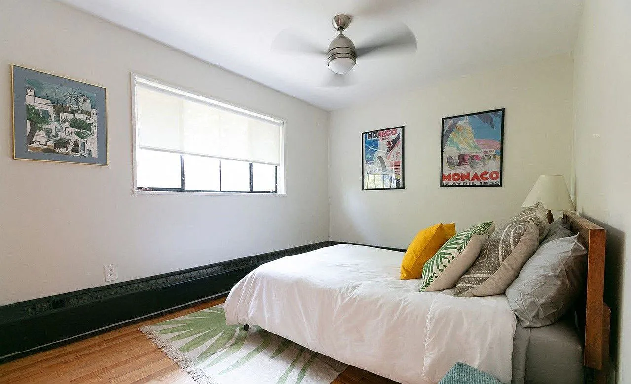 1060 Van Dyke — Photo 3