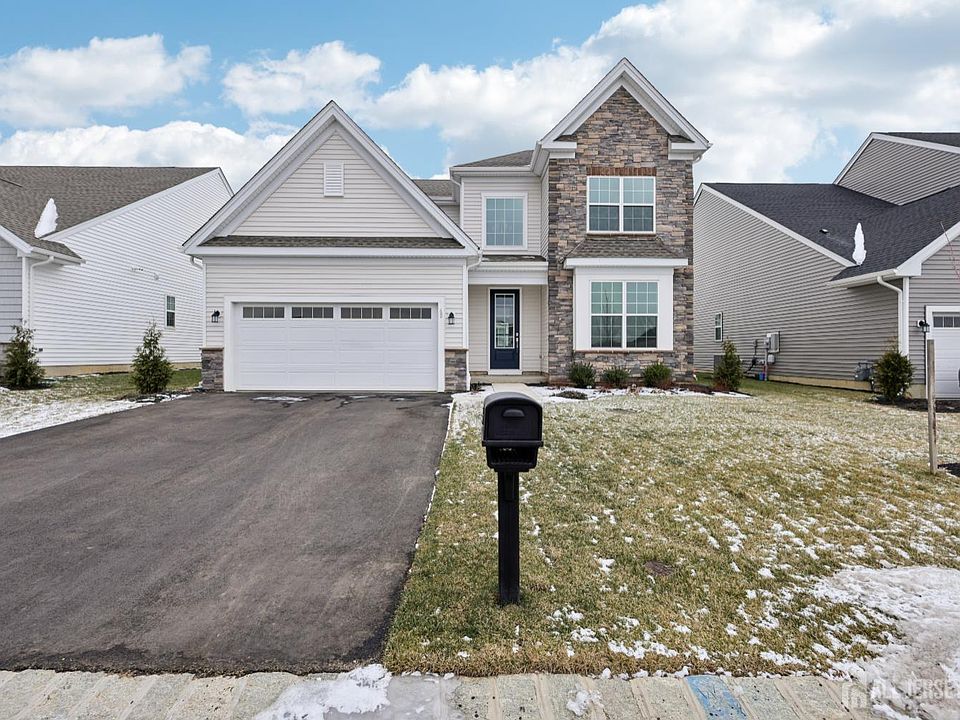1st image of 68 Fillmore Dr