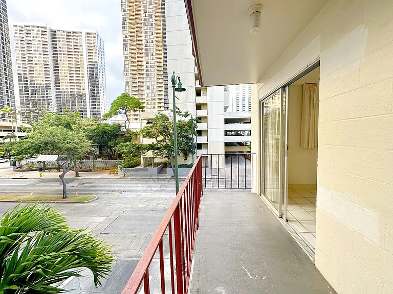 2541 Kuhio Ave — Photo 8