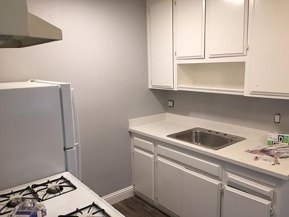 3rd image of 1639 Holly Dr APT 10