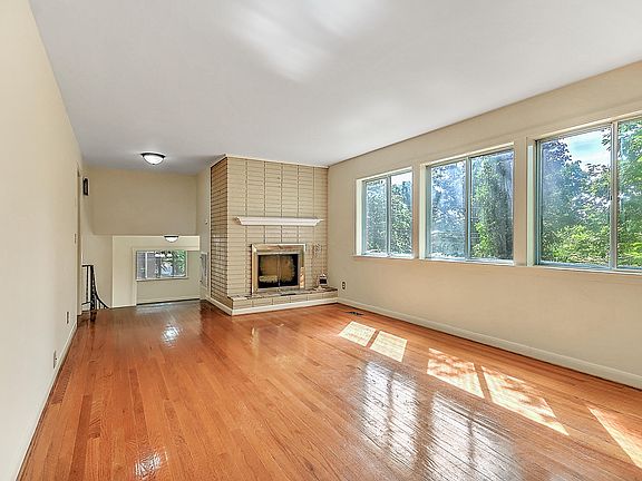 5th image of 1705 Brentwood Dr