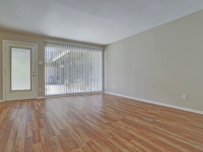 229 Westmoreland St #1-11 — Photo 3