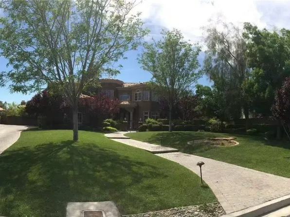 8741 Newport Isle Ct, Las Vegas, NV 89117