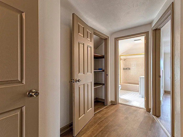 1524 Mansion Pl — Photo 11