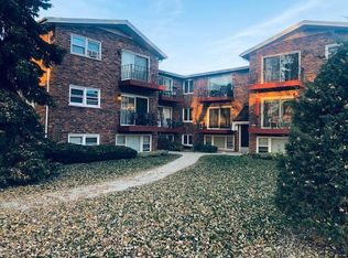 5615 6th Ave #1-B, La Grange, IL 60525