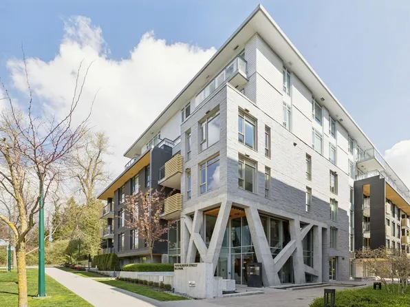 7428 Alberta St #203, Vancouver, BC V5X 0J5