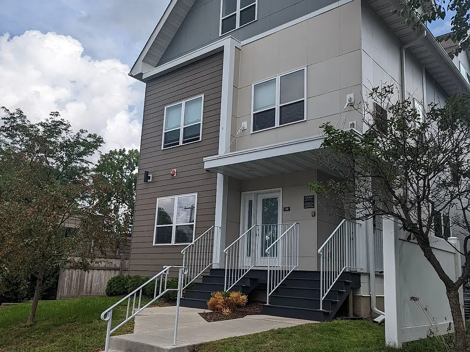 5605 Nicollet Ave #200