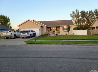 2513 Ambassador Dr, Salina, KS 67401