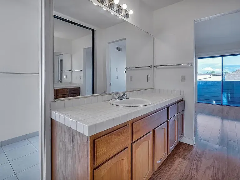 4639 Executive Dr — Photo 7