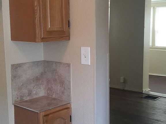 4th image of 8600 Betty Lee Ave