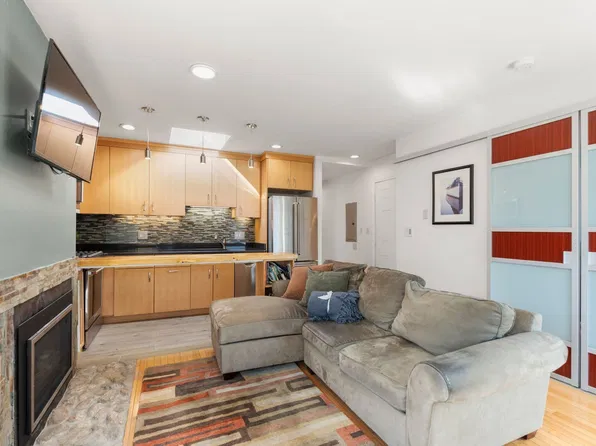 239 Boston St APT 3, Dorchester, MA 02125