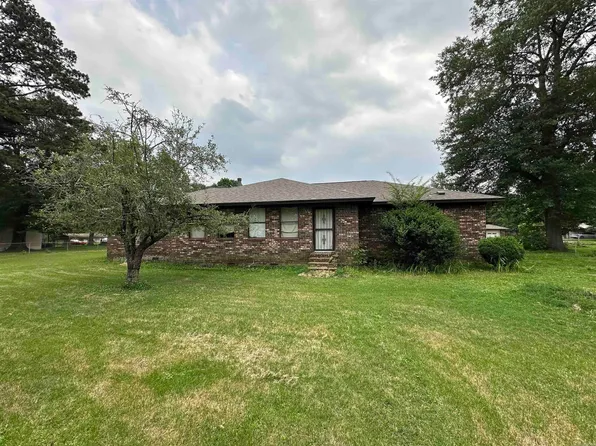 303 S 15th St, Des Arc, AR 72040