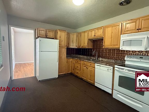 5th image of 5894 S Kingston Way #10