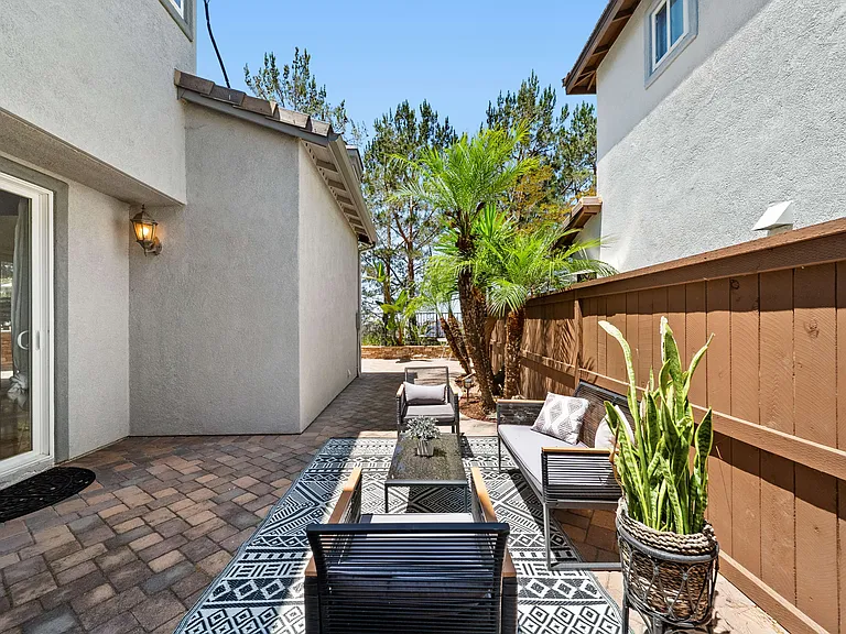 1546 Black Walnut Dr — Photo 44