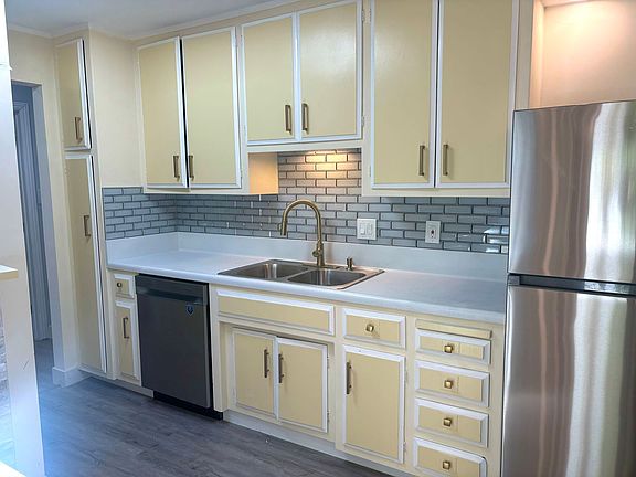 2nd image of 3239 Glendora Dr #0