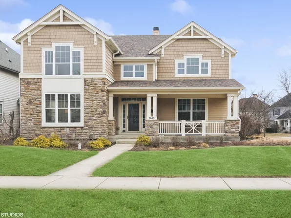 1655 N Woods Way, Vernon Hills, IL 60061