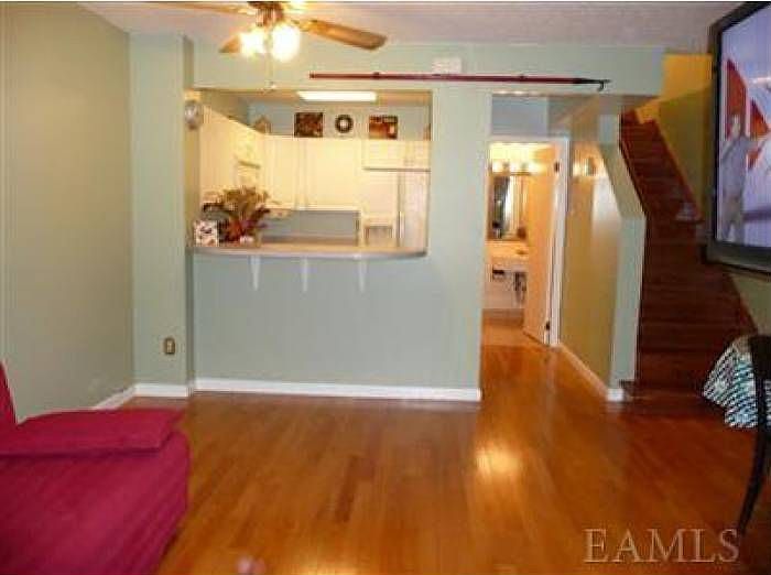 2nd image of 123 Sunset Blvd #123