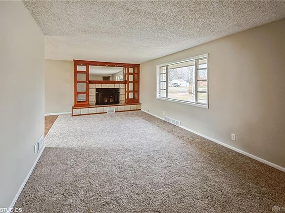 5th image of 2136 Homesite Dr