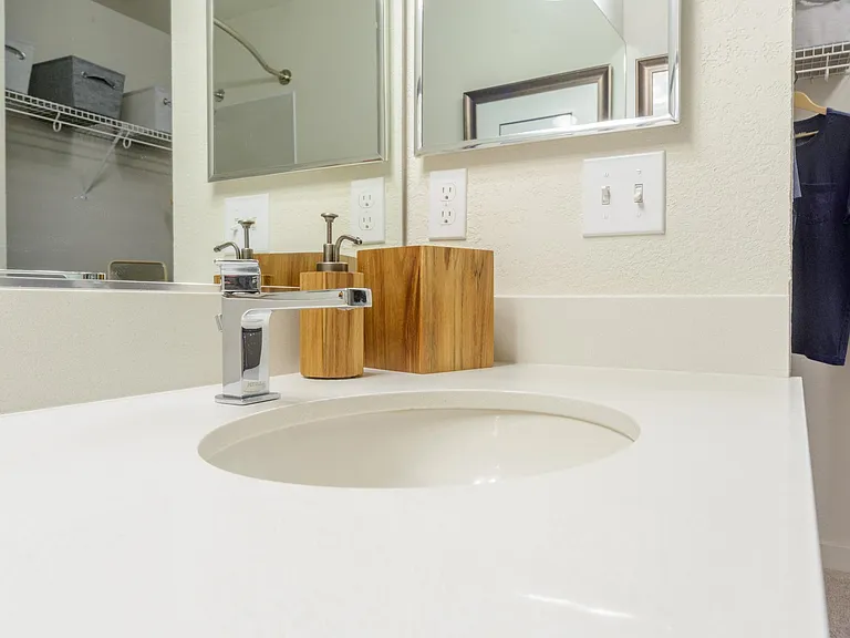 Meridian Pointe — Photo 24