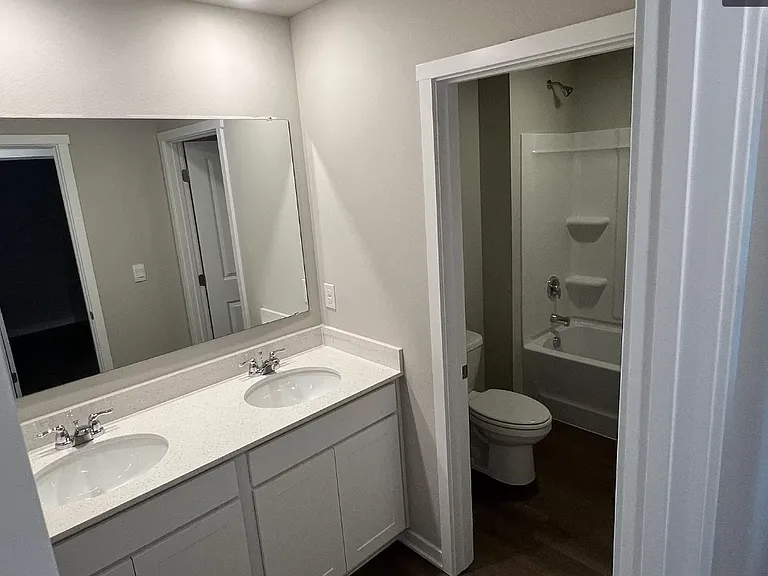 1190 NW Williamsburg Ln — Photo 12