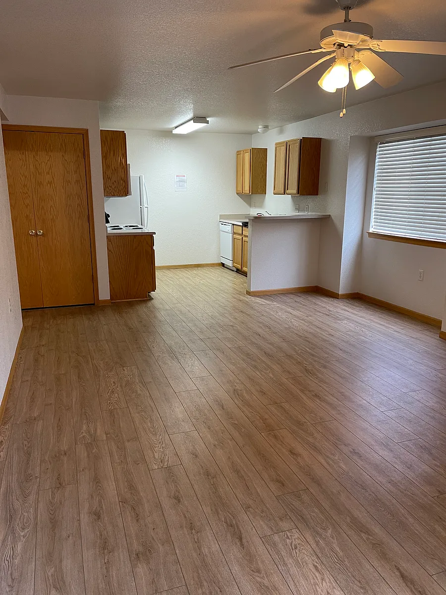 Building Photo - 1221 University Ave #D203