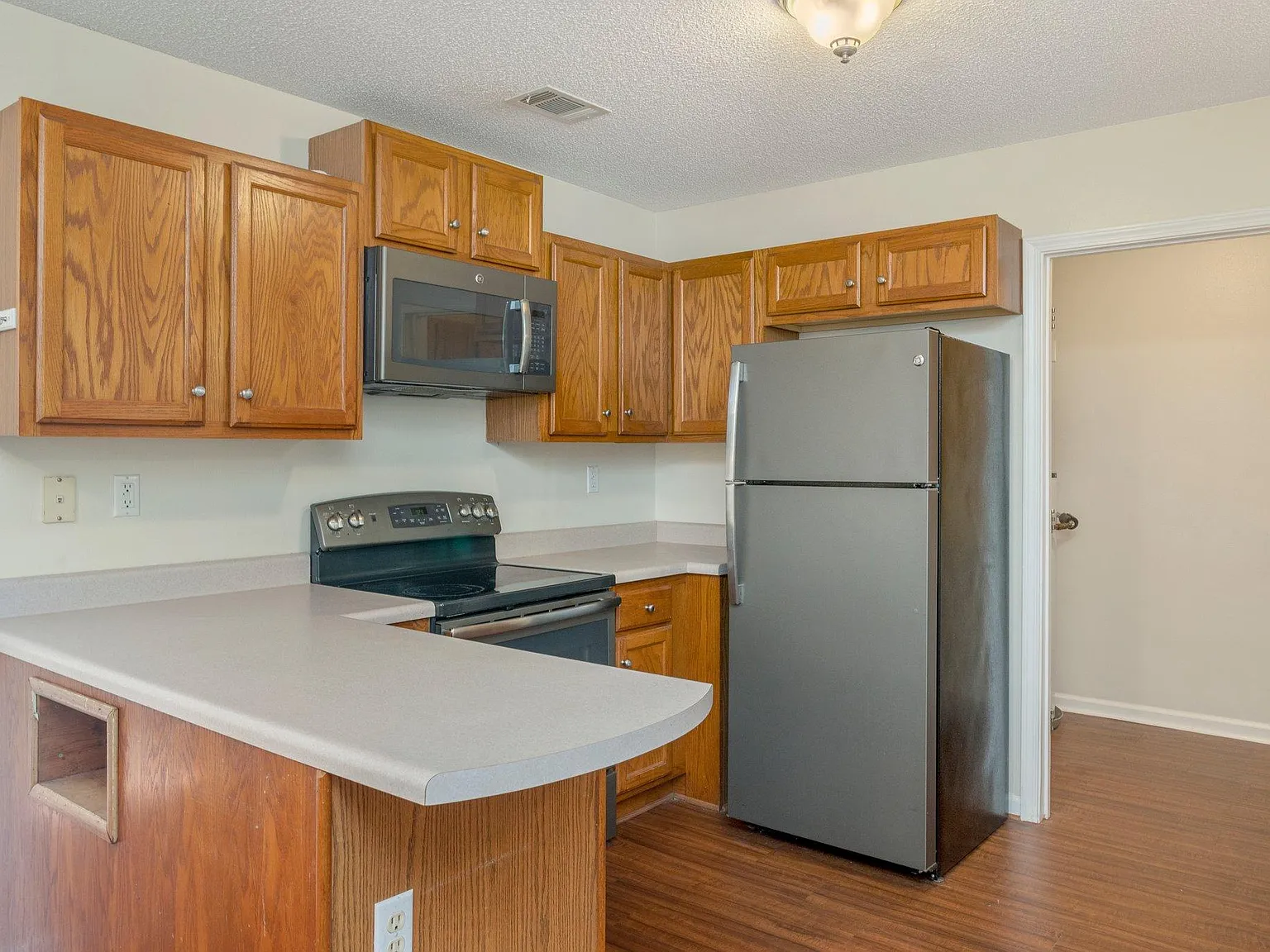 3 bed, 1472 sqft, $1,500 — Photo 4