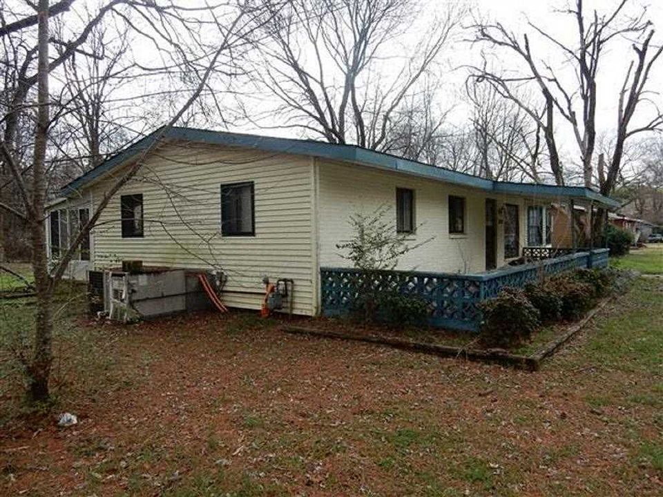 2nd image of 3207 Normandale Dr NW