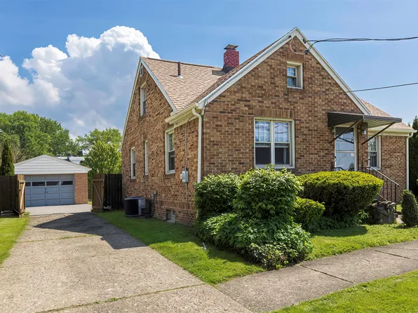 339 E 38th St, Erie, PA 16504