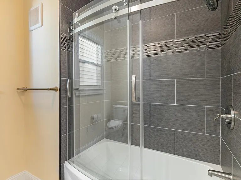 96 Webster St #2 — Photo 20