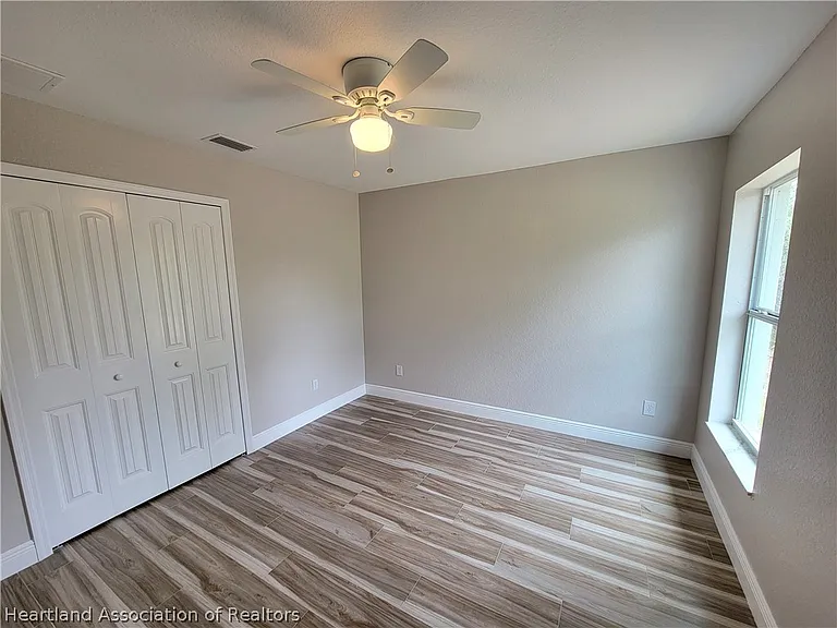 4410 Lake Haven Blvd — Photo 21