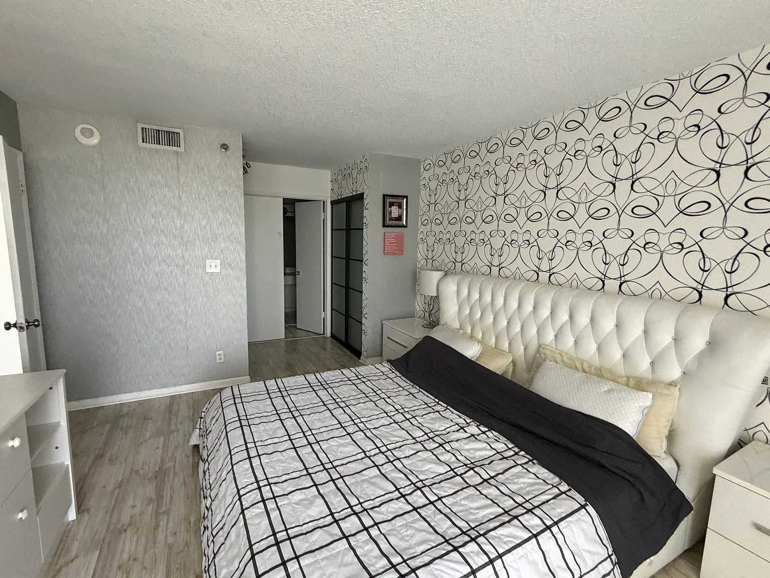 2 bed, 1181 sqft, $2,950 — Photo 3