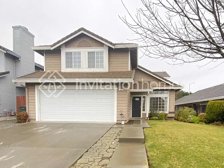 152 Drake Ct — Photo 1