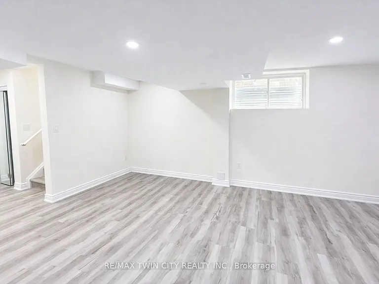 592 Blair Creek Dr W #BASEMENT — Photo 3