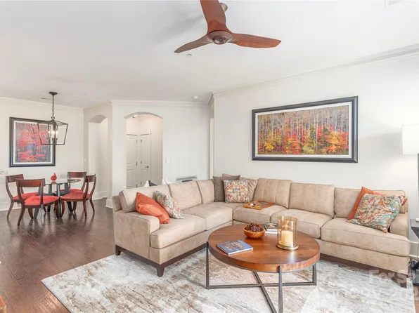 5 Farleigh St #303, Asheville, NC 28803