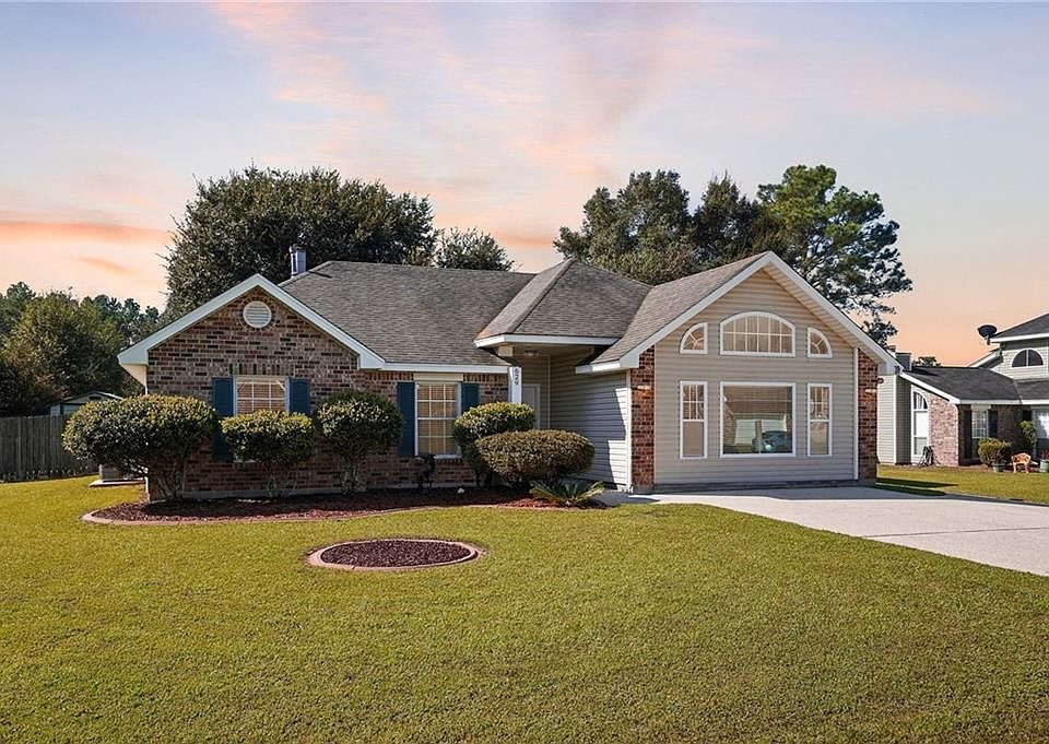 1st image of 629 Spring Branch Dr