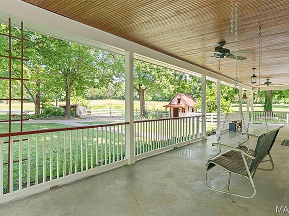 3rd image of 1748 Spreckelmeyer Rd