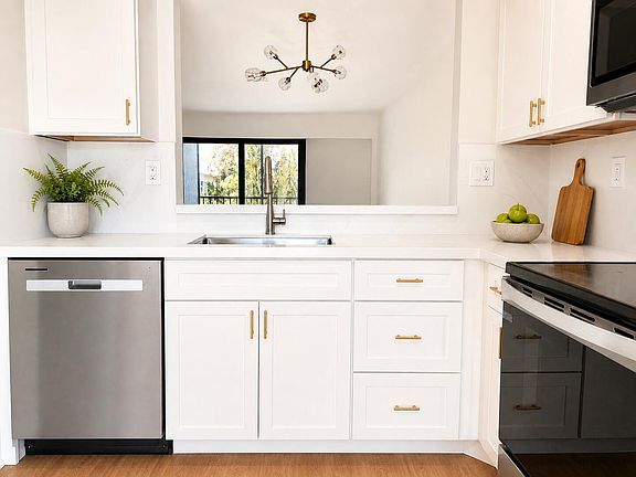 3rd image of 3275 Frederick Blvd APT 17