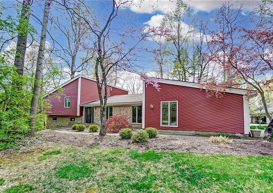 1st image of 300 Deerpark Cir