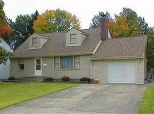 3221 Estates Cir, Youngstown, OH