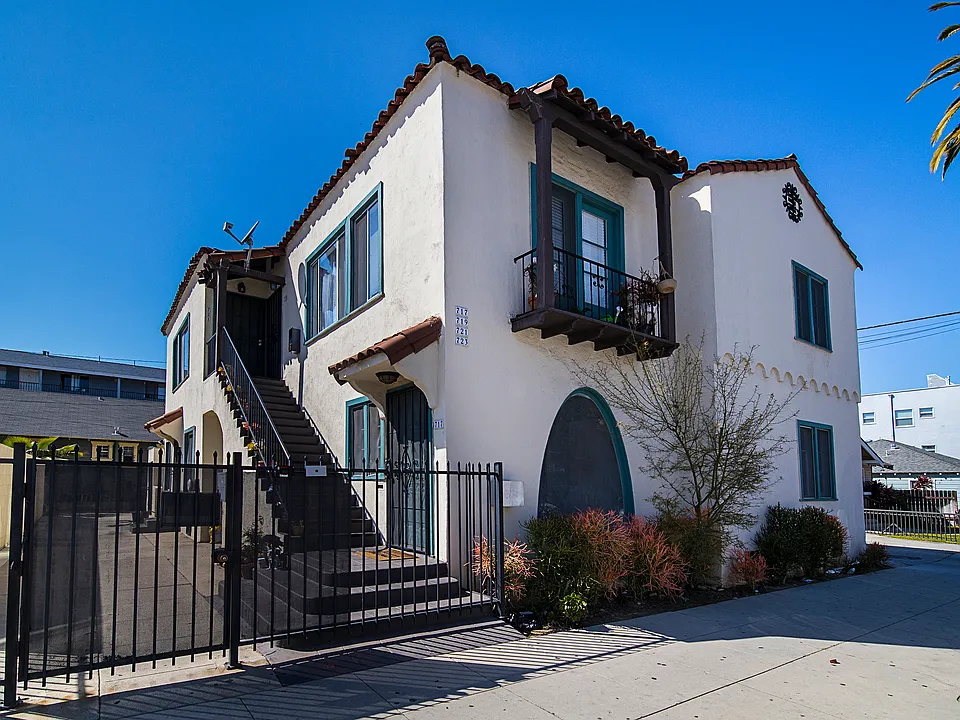 717 Gaviota Ave
