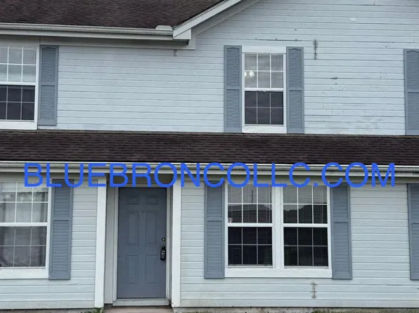 613 Willow Ln APT B, Peculiar, MO 64078