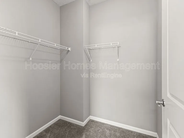 556 Dylan Dr — Photo 18