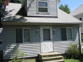 27 Forest Dr, Eastlake, OH 44095