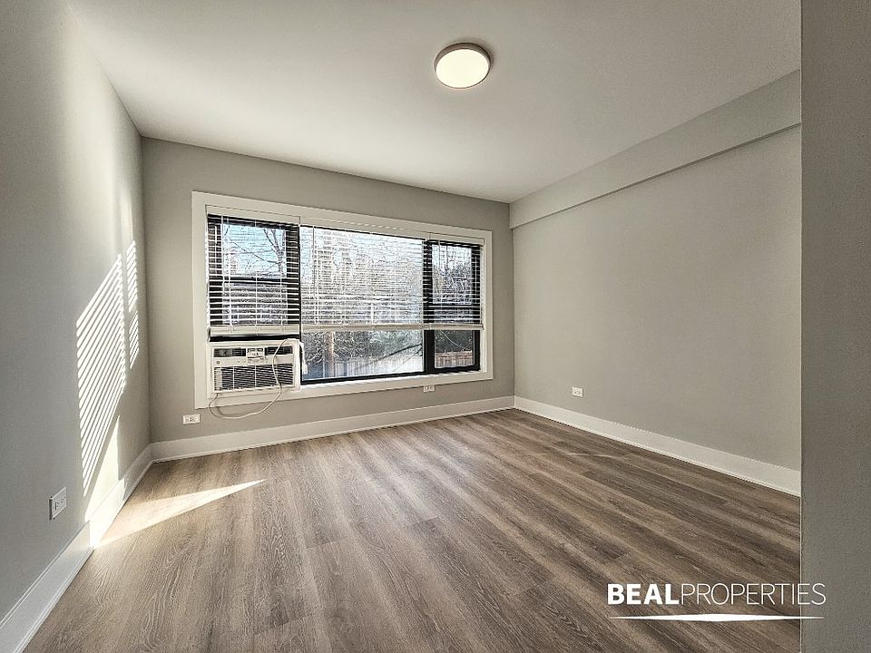 1st image of 555 W Stratford Pl #205