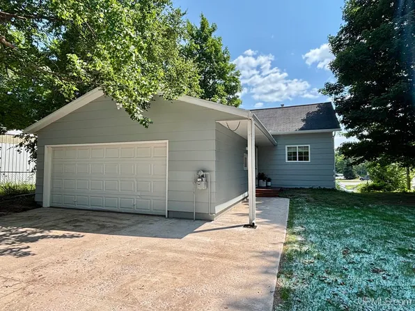 2003 W Ridge St, Marquette, MI 49855