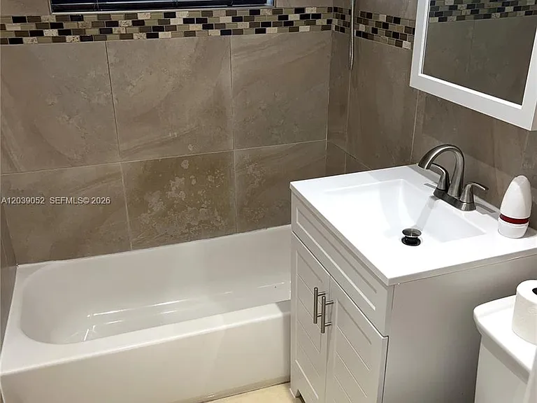 1530 NE 110th Ter #FRONT — Photo 14