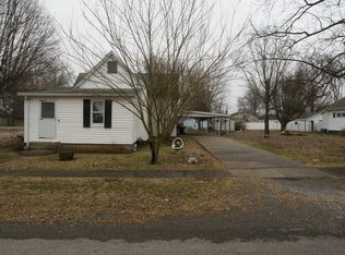 700 S 12th St, Herrin, IL 62948